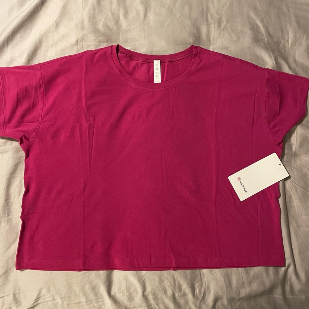 Lululemon workout shirt